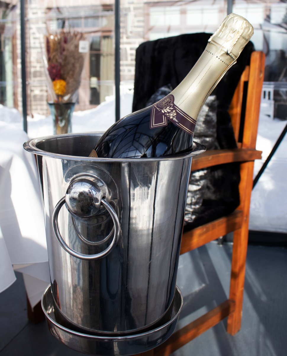 steannesspa's tweet photo. Happy Valentine's Day! 

Together is a wonderful place to be at Ste. Anne’s. 

.
.
.

#valentines #happyvalentinesday #champagne #steannes https://t.co/aOJNWwFzXc