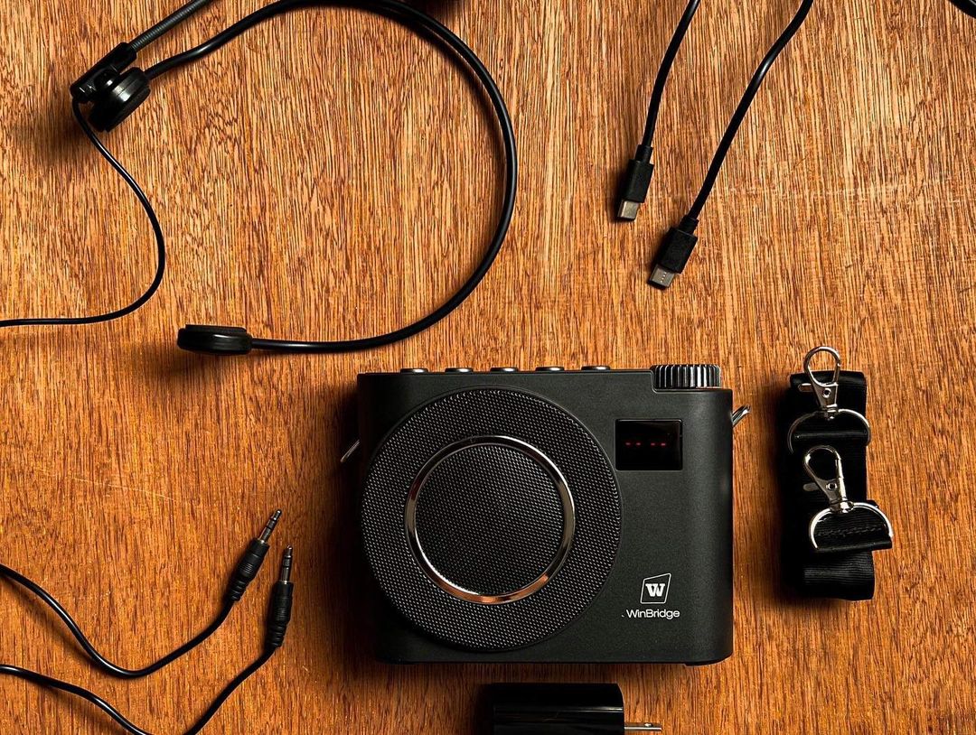 win_bridge's tweet photo. This newest #voiceamplifier from Winbridge is a total package!
S398 Features:
β
built-in high performance lithium battery β ultra long standby time
β
can deliver good sound quality between two S398 without the hassle of messy and tangle-prone wiring,Zero Cables Required https://t.co/uL1bjtCuiv