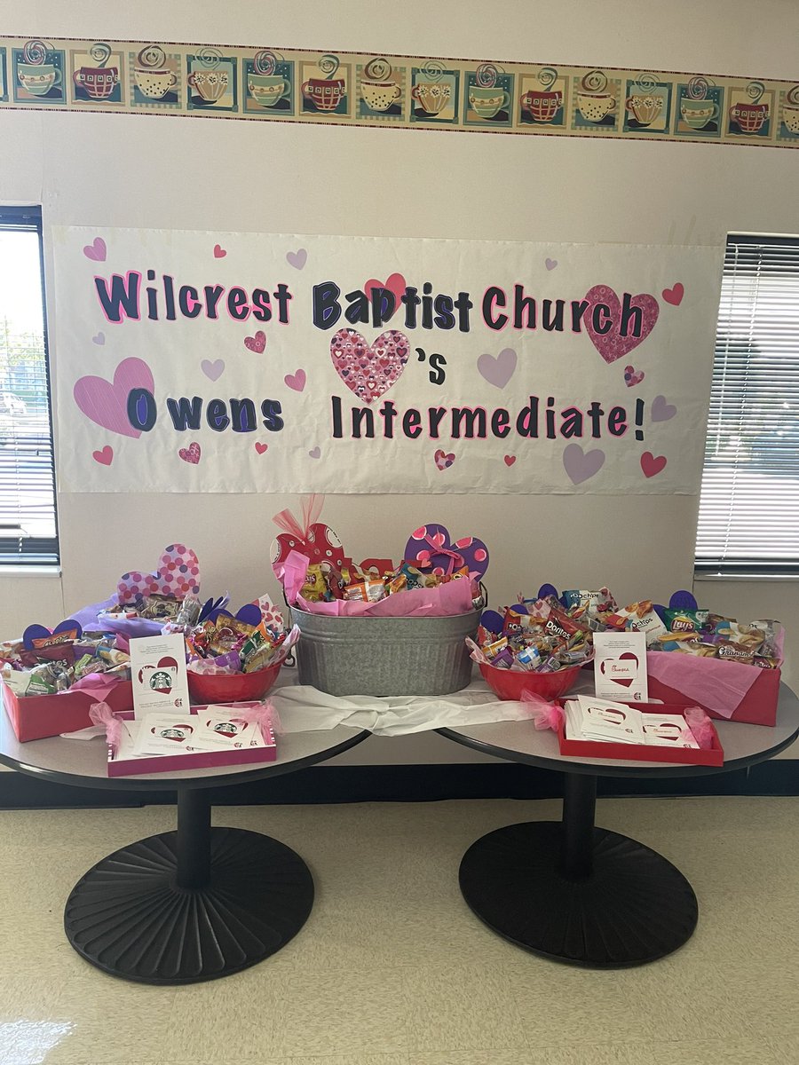 DocAugustus's tweet photo. Special thanks to @wilcrestbaptist for showing the entire @OwensInt staff love 💕 for all they do for the community. Treats AND Gift Cards!  Thank you so much. https://t.co/GumXs3IE50