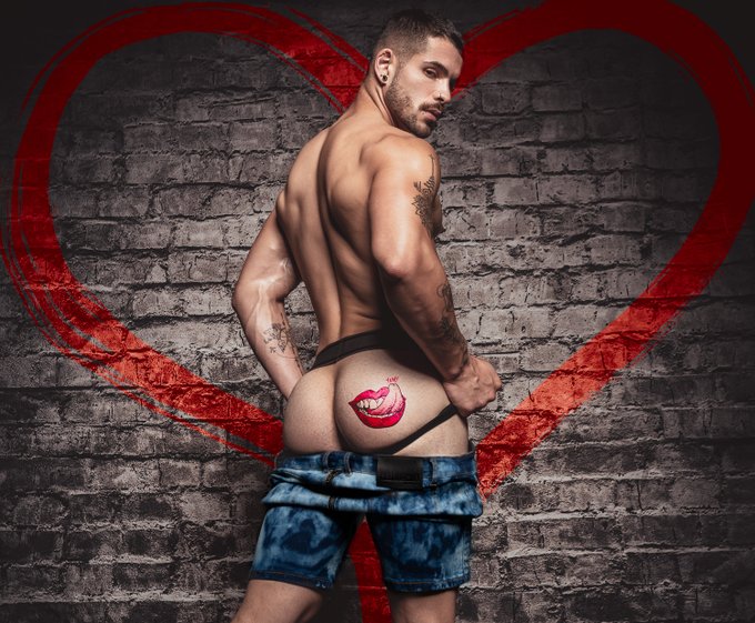 2 pic. Spread Love - Happy Valentines ?? @AlisonNonato by @PaulJamnicky 
.
@hotfitmenonly @HotDudesNude