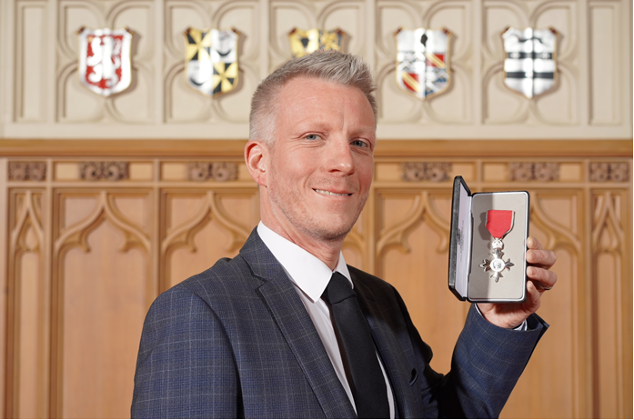 PharmPress's tweet photo. Congratulations Greg Barton on being awarded MBE in the 2021 Queen’s New Year Honours List for services to pharmacy.  Specialist pharmacist in Critical Care and Burns at @sthknhs and one of our Critical Illness expert Editors-in-Chief - we celebrate your outstanding achievement👏 https://t.co/2DKlejDRZf