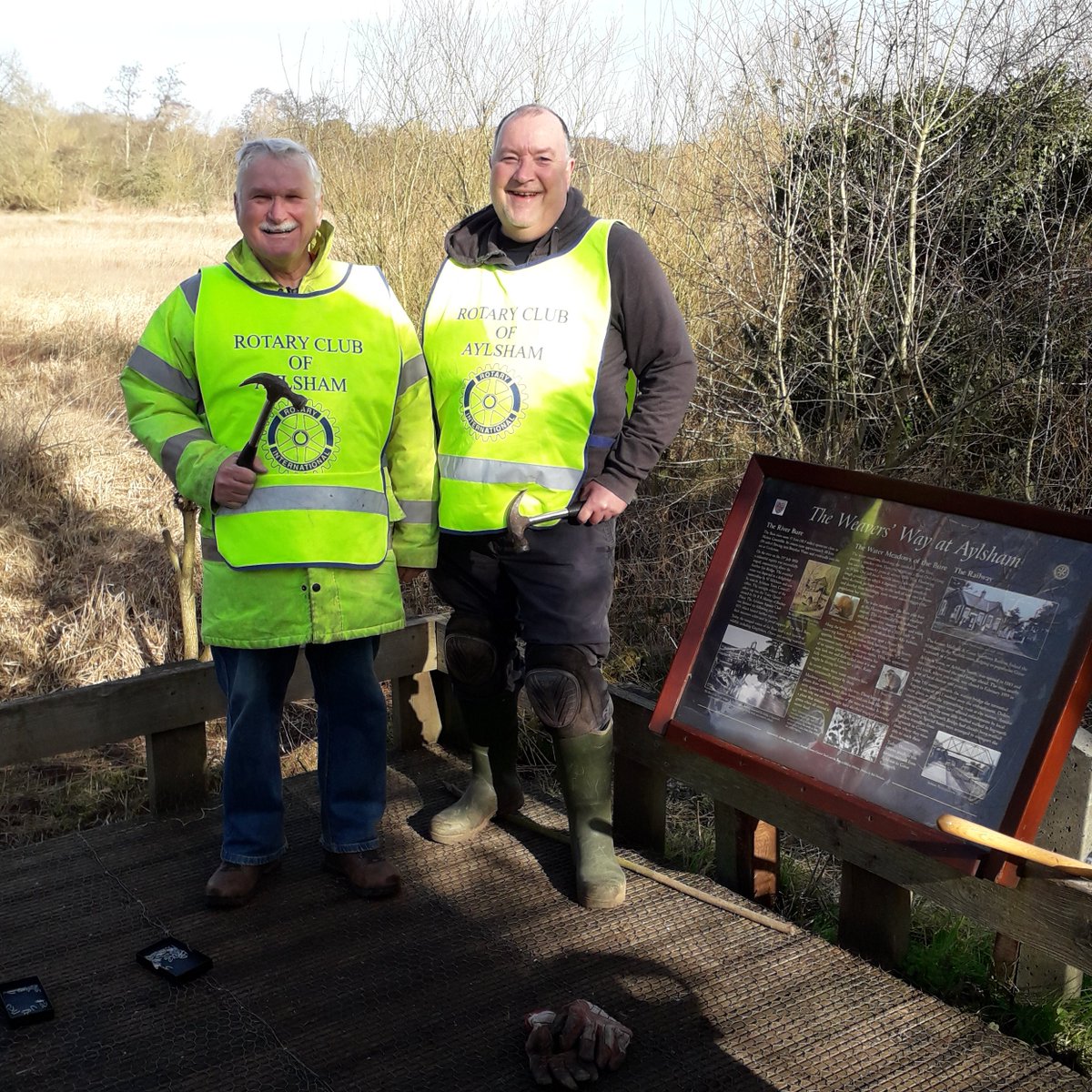 AylshamClub's tweet photo. Aylsham Rotarians working on The Weaver's Way viewing platform making it neat, tidy and safe after the winter clean up. https://t.co/rceeIXKhl9