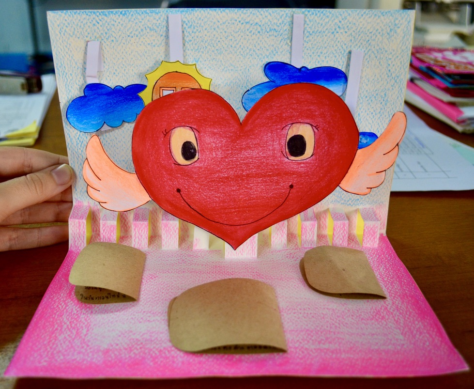 GlobalPlay's tweet photo. It’s #ValentinesDay! Looking for some inspiration on what to send your loved ones? Check out these crafty cards created by students from Mae La Noi Daroonsik School in Northern Thailand! https://t.co/ZdnFeOZaiY