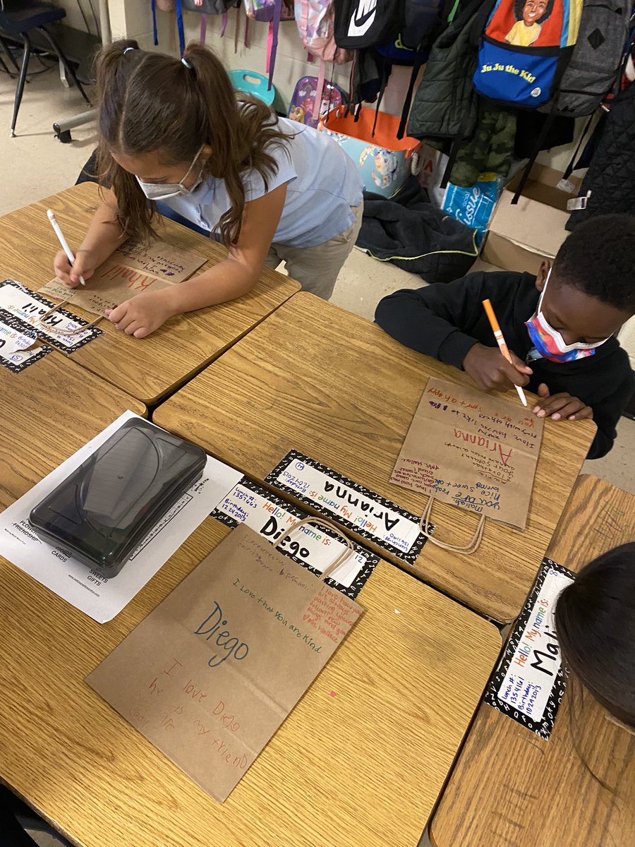 MrsWallace2nd's tweet photo. Students loved writing compliments to each other and getting to read them. Then the bags were perfect to hold all their goodies! #buildingeachotherup #sharethelove #happyValentinesDay @BirneyBobcats https://t.co/x1DFnb0Dgg