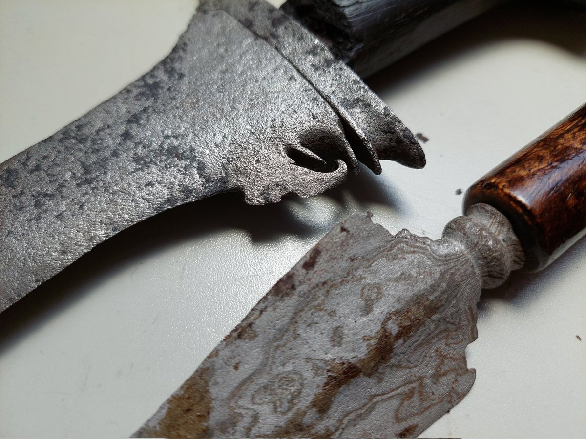 FFarasu's tweet photo. Sundang Riau & Tombak Luk 11
Kedua-duanya antik.
#Nusantara #sundang #tombak #spear #antiques https://t.co/8o9AK9uSRs