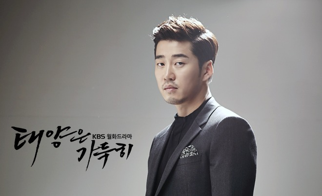 Natamarsol's tweet photo. #YoonKyeSang  muchos deben conocerlo pro su papel en #Chocolate pero antes de eso hizo muchas series y mucho antes fue de los primeros idols ya que fue miembro de G.O.D. También trabajó en series como #RoadOne #Crazy  ForYou(otro dramón que amo) o #BestLove https://t.co/PLbJ2a2Pjj