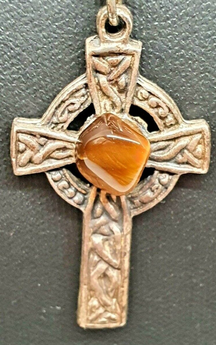 ClassySeller's tweet photo. Vintage St Petroc Celtic Cross Necklace Pendant Chunky Amber Stone โ 18 Inch
#vintagenecklace #vintagependant #vintagecross #stpetroc #celtic #celticcross #cross
https://t.co/KLCubPEn5V https://t.co/GAWTLZDza3