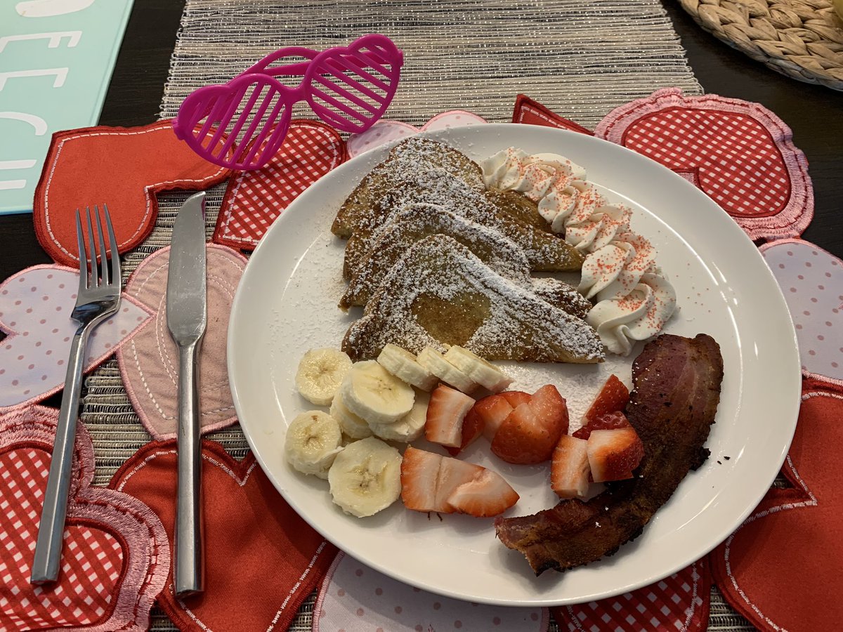 GildaHaddock1's tweet photo. Happy Valentine’s Day! My delicious breakfast made by the talented @poshmotif #lovemyfamily #frenchtoasts #lakehouse #valentine ❤️❤️❤️#happyvalentine https://t.co/I2aK4OzgN1