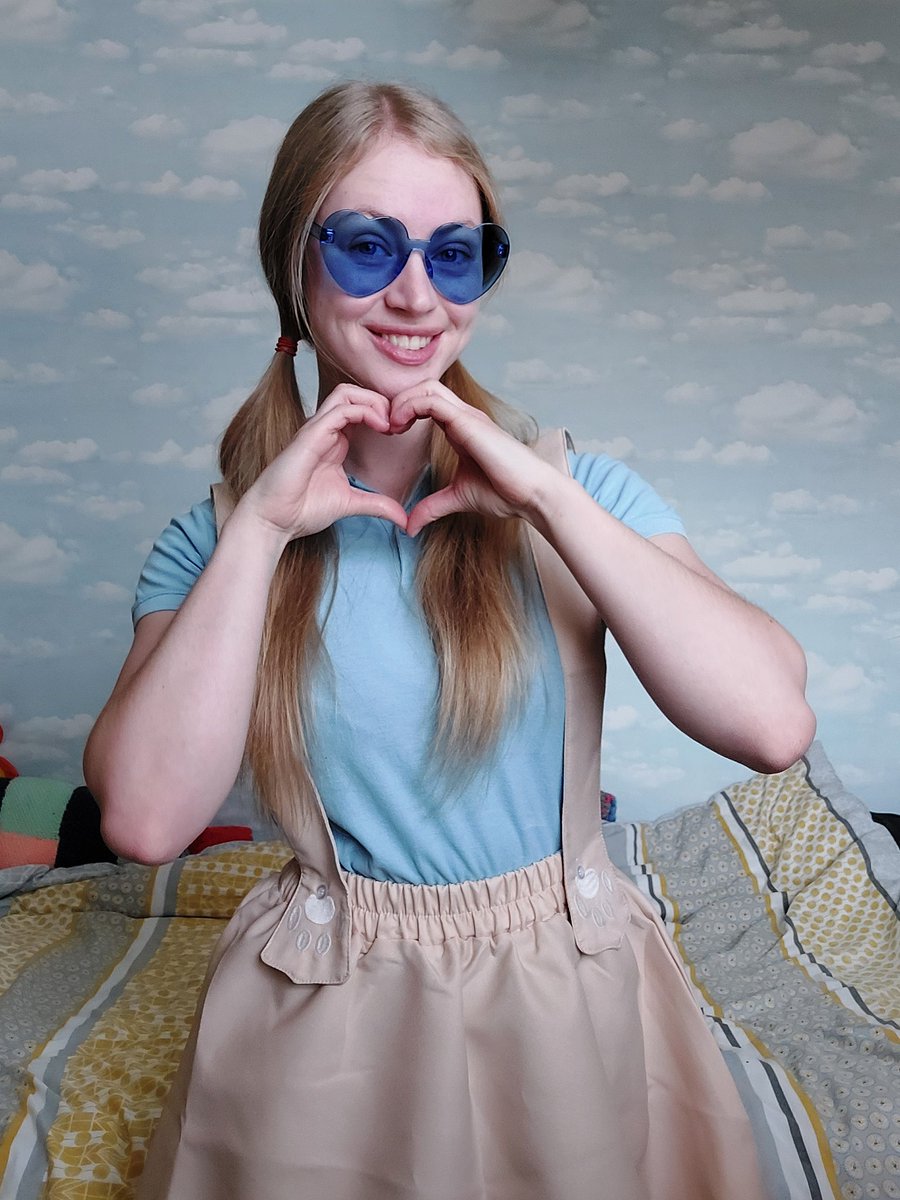 snowflakesareok's tweet photo. Happy Valentine's Day to @cyber_bree! 

I took this opportunity to attempt the Patton skirt look with a valentine's twist! I hope you like it and have an amazing day!

(Also thank you @Abby_doesart for organising this awesome project!) #fandergiftexchange https://t.co/n1x6GJR3Ff
