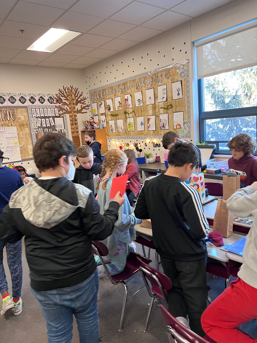 Had so much fun delivering valentines to our classmates! ❤️❤️❤️ #oakststories