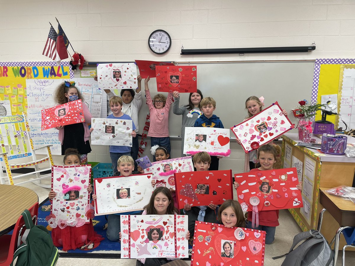 This Day of Kindness was much needed today!! <a href="/MeltonsMagic/">Ashley Medlin</a> <a href="/CClemmons_/">Charity Clemmons</a> <a href="/MCPSsandcastle/">MCPS</a>