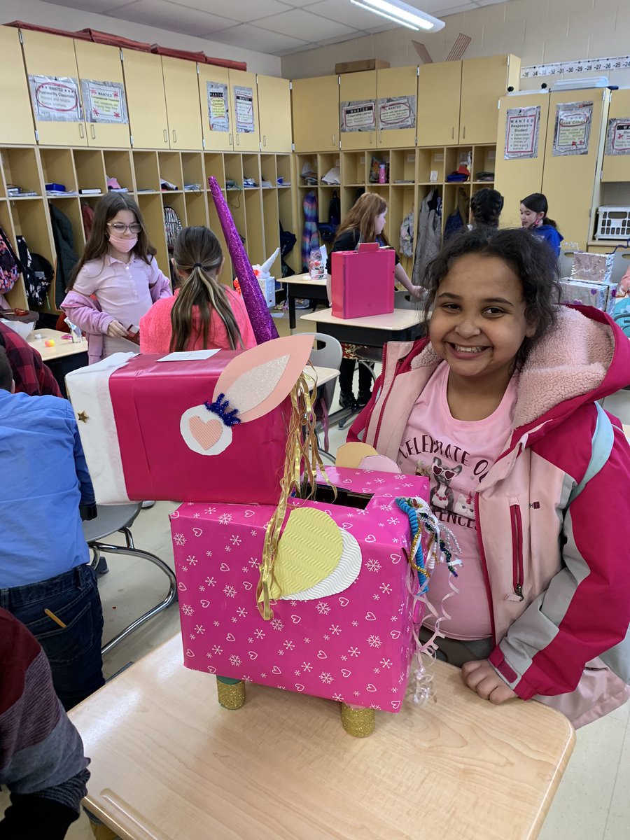 Mr. Bryan’s 4th Grade Class with the Traditional Box Contest. The students’ creativity never disappoints. So sorry I was home sick and missed it today. <a href="/GenevaSchools1/">@GenevaSchools</a>
