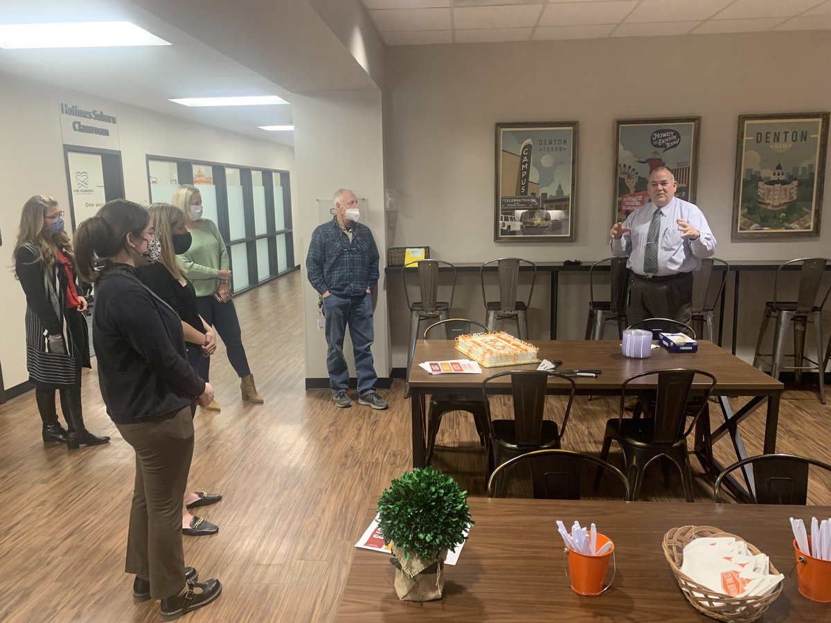 Hank Dickenson tweet media