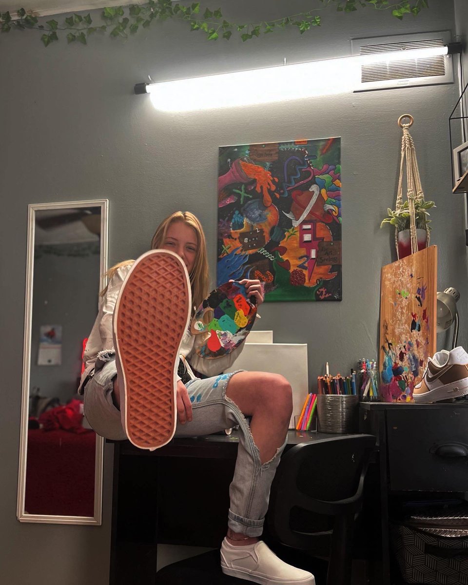 withdrawal🩹

#painting