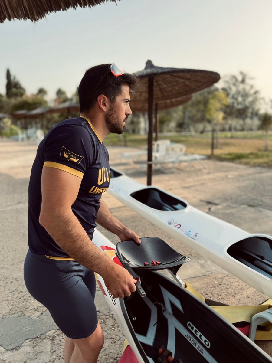 PacoCubelos's tweet photo. ⁣
Poniendo la máquina a punto para lo que se nos viene encima😅🥵💪🏼⁣
⁣
¡Vamos a por la última semana de entrenamiento por el sur!💥🚣🏻‍♀️⁣
⁣
📍Arcos de la Frontera (Cádiz)⁣
⁣
⚒️ @UCAM https://t.co/AiBVvztMSP