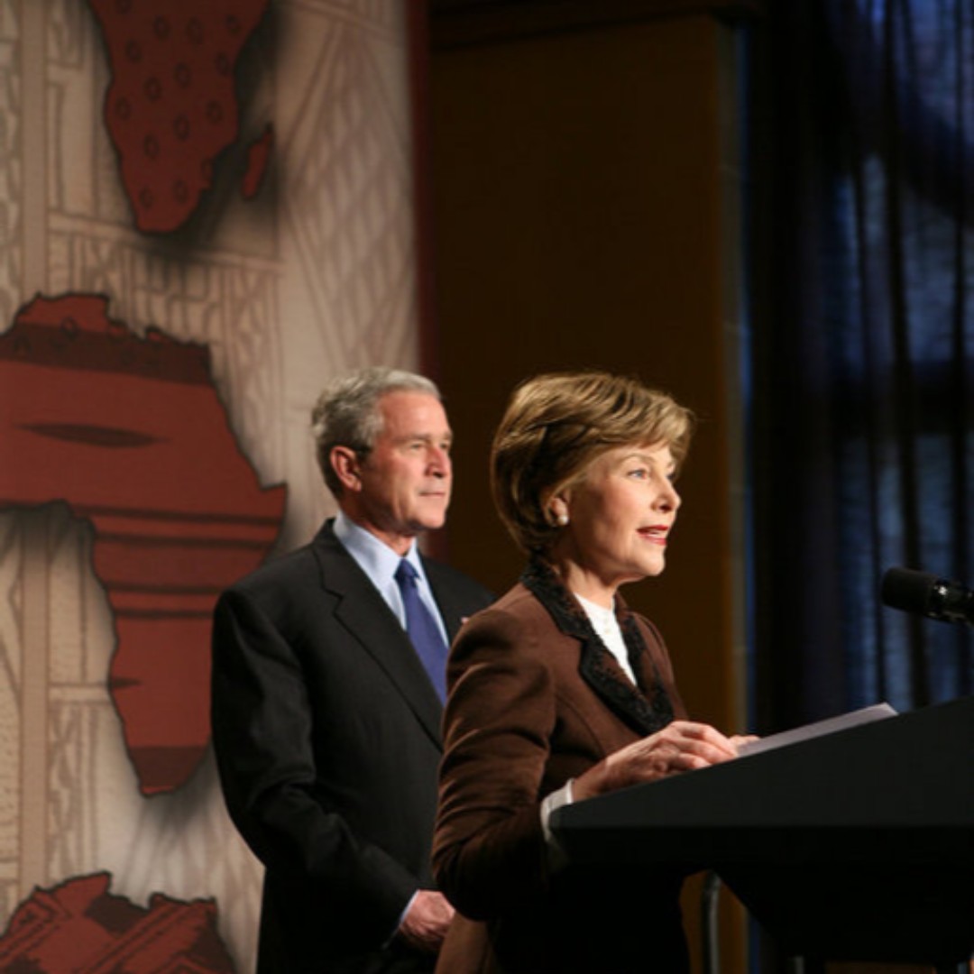 President and Mrs. Bush visit the Smithsonian National Museum of African Art, prior to their February 2008 visit to Africa. They spoke about administration partnership initiatives with #African nations concerning health, education, peacekeeping efforts, & economic development.