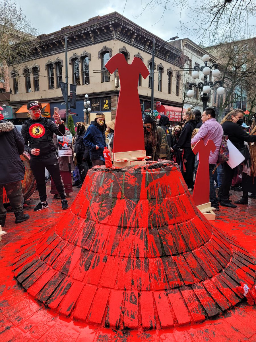 Dedicated to all Murdered and Missing Indigenous Relatives including my little sister Bella whose life was taken too soon. 

May you Rest In Peace. May you Rest in Power.

#happyvalentinesday