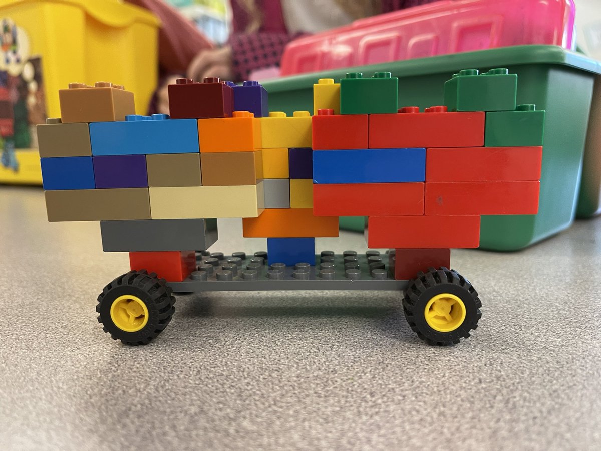 MrManzoBCPS's tweet photo. 2nd grade Makerspace Ss made Lego hearts to celebrate Valentine’s Day! They really showed their creativity!#STEM #STEMeducation https://t.co/6JItGHg4J2