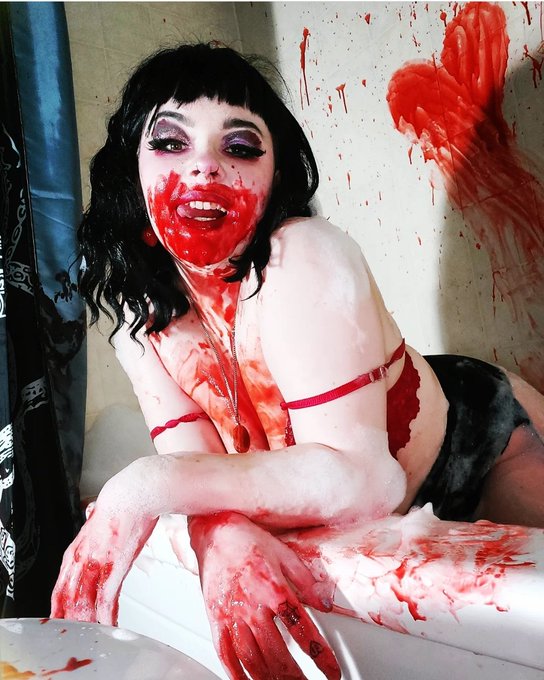 𝑯𝒂𝒗𝒆 𝒂 𝑩𝒍𝒐𝒐𝒅𝒚 𝑮𝒐𝒐𝒅 𝑽𝒂𝒍𝒆𝒏𝒕𝒊𝒏𝒆𝒔 𝑫𝒂𝒚!🩸 https://t.co/J5OajBdKhS<a href="/tag/vultureculture"class="tags"><span>#vultureculture</span></a>