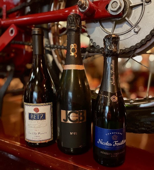 CafeVeloce's tweet image. Enjoy Our #Valentines #Wine Features Tonight!

2017 Betz La Côte Rousse
JCB Brut Rose N° 69 Crémant  
Nicolas Feuillatte Reserve Exclusive Brut

OPEN 'til 9PM tonight!

Reservations or Orders To-Go: (425) 814-2972

cafeveloce.hrpos.heartland.us/menu

#CafeVeloce #ValentinesDay #Kirkland