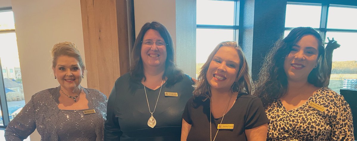 Surrounded by inspiring women! Thank you <a href="/TxSCATweets/">Texas School Counselor Association</a> for giving me the opportunity to learn from such incredible leaders in the counseling field as a TSCA Emerging leader!