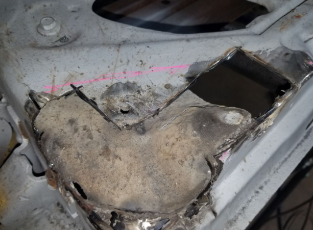 ScootersGarage1's tweet photo. When you find more rust and realize you made the wrong radius on your patch panel. So it all has to get cut out and re-made.
#learnfromyourmistakes #patchpanel #metalwork #metalfab #fabrication #rustrepair #bodywork #paintandbody #rotrepair #rebuildit https://t.co/b9mEnjGR40