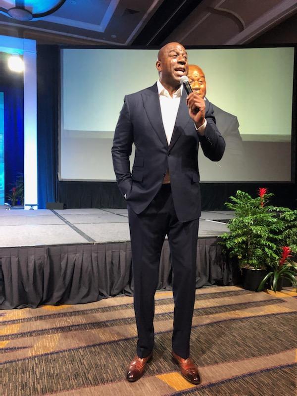 MagicJohnson's tweet photo. It was a packed ballroom of 2,000 in San Diego this morning at the #MBACREF22! I was proud to share the stage with Wells Fargo EVP &amp; Head of Home Lending Kristy Fercho. https://t.co/9hJXPHMRru