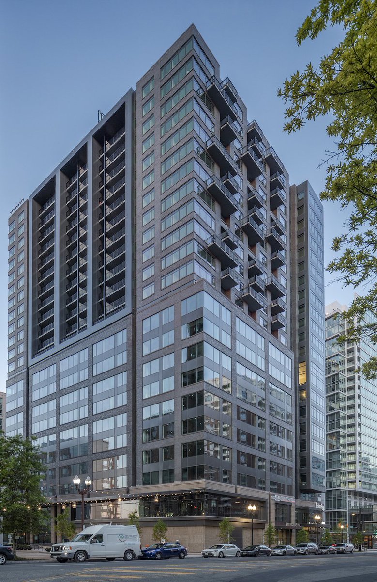 ShooshanCompany's tweet photo. 4040 Wilson Blvd. offers the most unique opportunity in the market as Arlington’s first vertically mixed-use building with Retail, Office and Residential under one roof. #Ballston #ArlingtonVA #4040wilson #mixeduse #mixedusedevelopment https://t.co/pSRmh4uZ4b