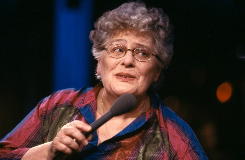 "Si on ne me laisse pas chanter ce que je veux, je préfère me taire". Chanteuse et compositrice éclipsée des mémoires, la voix jugée trop provocante de Colette Magny fut longtemps bannie des ondes.
➡️ l.franceculture.fr/pEj