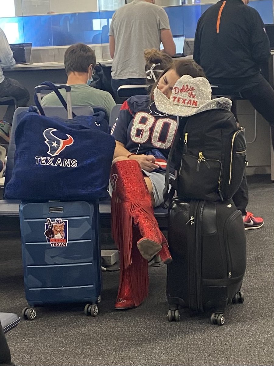 At the LAX airport &amp; even though I’m disappointed the <a href="/Bengals/">Cincinnati Bengals</a> lost yesterday (after a great season) this Houston fan is a lot more disappointed than me because apparently no one told her the <a href="/HoustonTexans/">Houston Texans</a> did not even play this weekend. #WhoDey ⁦<a href="/debbiethetexan/">Debbie the Texan</a>⁩