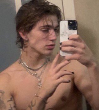 3xExposed's tweet image. ayo whatchu doin there😅😅
.
.
Vinnie hacker leaked