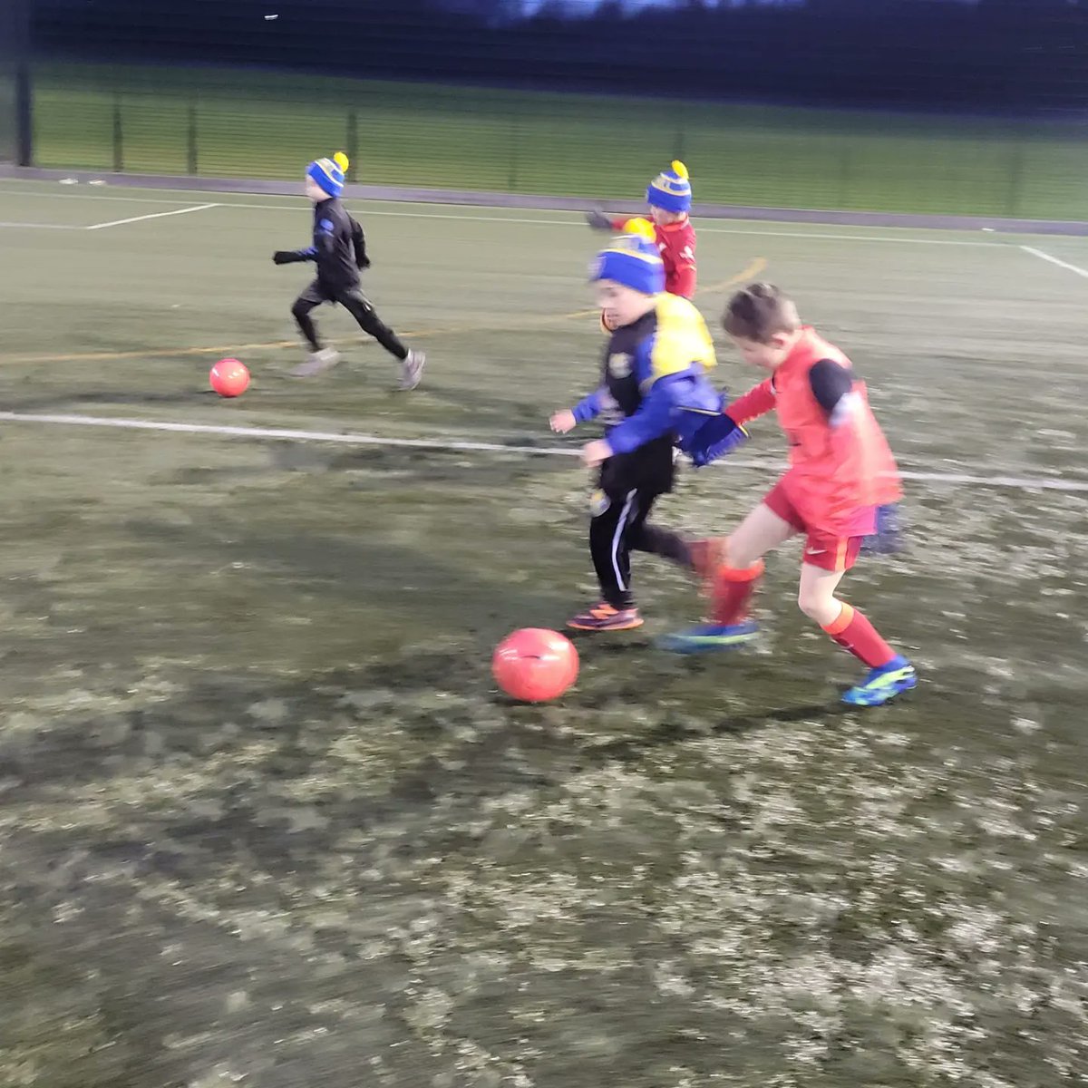 pexhillgermain's tweet photo. Pex hill St Germain Boys working hard in their training 🙌⚽️

#pexhillstgermain #widnesteam #warringtonleague #u7sfootball #training #footballtraining #footballskills #footballdrills https://t.co/TNh6HfLGYN