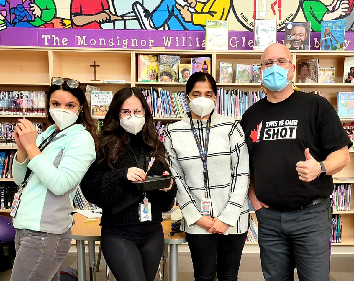 Thank you to our awesome nurses and staff: Emily, Thilupa and Lujain from @ROWPublicHealth for running our St. John's Vax Clinic today @WCDSBNewswire @thisisourshotCA #togetheragain