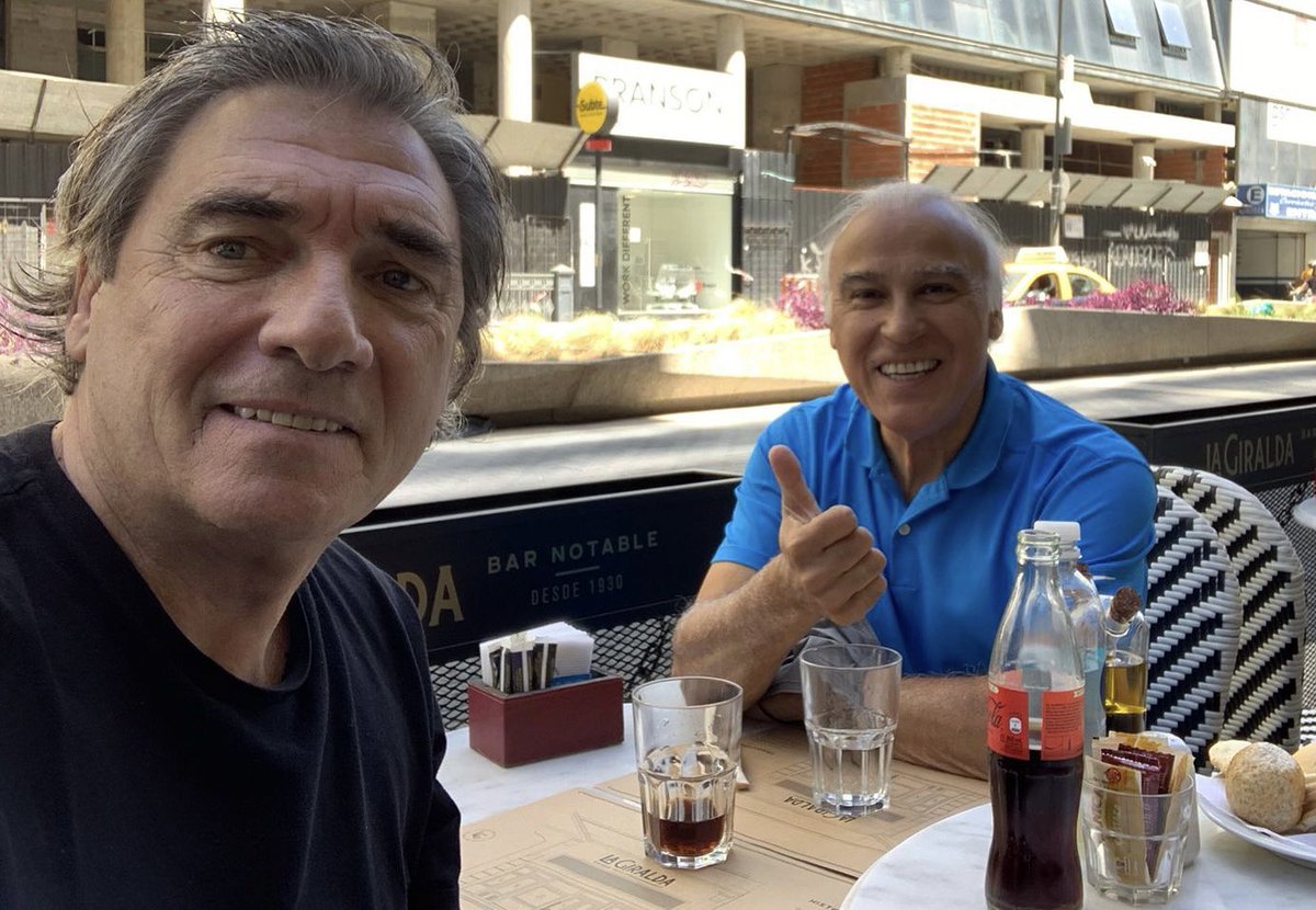 Que mejor que encontrarse en el día del amor,con alguien que de eso sabe y mucho,tanto,que al amor lo hizo canción,Mi amigo Paz Martínez!Feliz día para todos!