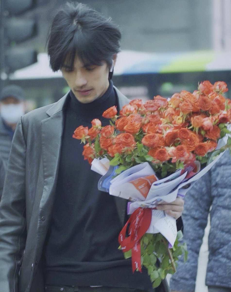 AaronMmjj's tweet photo. Happy Valentine's Day! 🌸😁 https://t.co/ctrbk0WTOn