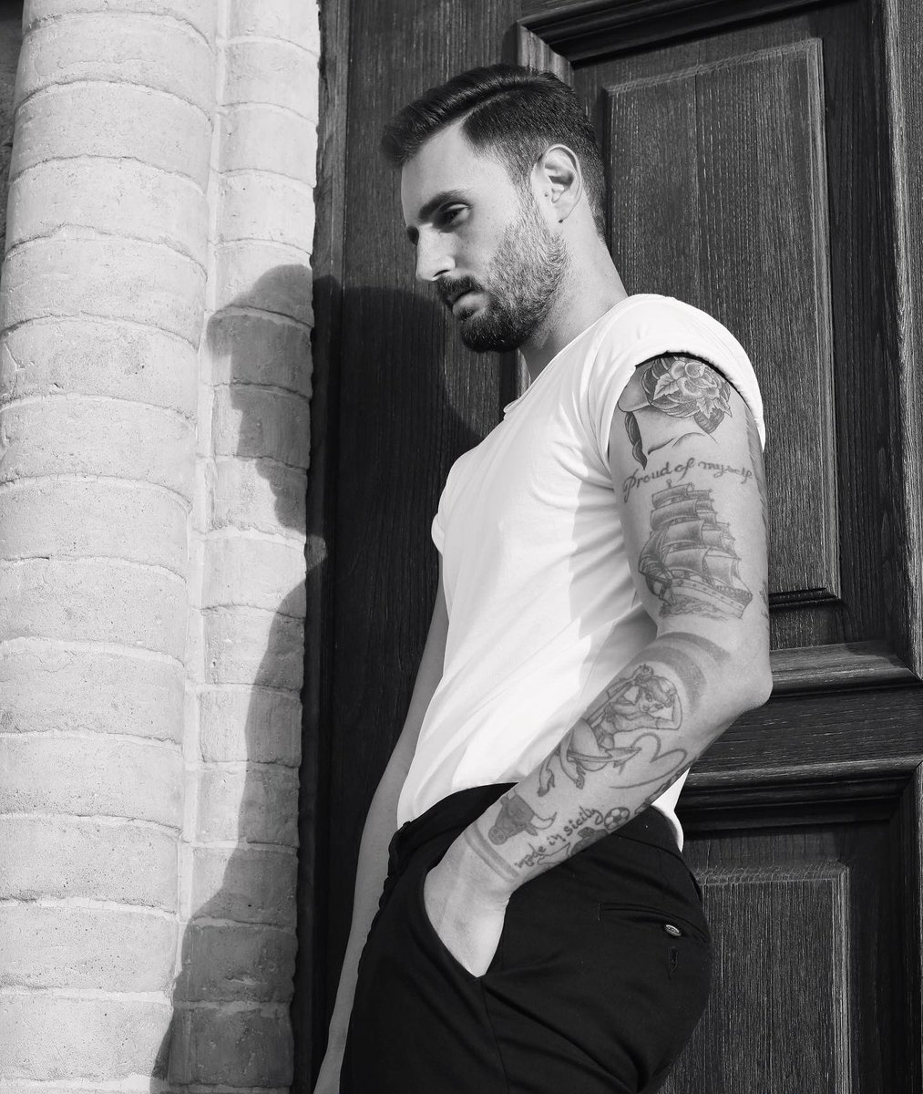 mattOliver___'s tweet photo. Just #black 🤟🏼
#mattOliver https://t.co/whgflYmXRL
