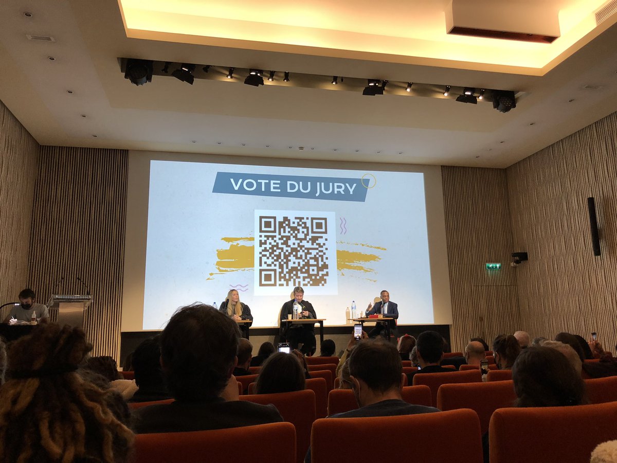 Labo de la Fraternité (@fraternitelabo) on Twitter photo Place au vote ! Le jury est dans la salle : faut-il enlever le mot fraternité du fronton de nos mairies ? Faut-il créer des incitations fiscales pour que chacun soit encouragé à s’engager ? Faut-il créer le « 1% Fraternité » dans le budget de l’Etat ?
#TGFraternité <a href="/USBEKetRICA/">Usbek & Rica</a> Place au vote ! Le jury est dans la salle : faut-il enlever le mot fraternité du fronton de nos mairies ? Faut-il créer des incitations fiscales pour que chacun soit encouragé à s’engager ? Faut-il créer le « 1% Fraternité » dans le budget de l’Etat ?
#TGFraternité <a href="/USBEKetRICA/">Usbek & Rica</a>