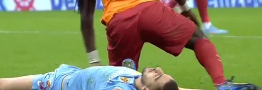 Gomis ve ben (alttaki ben)