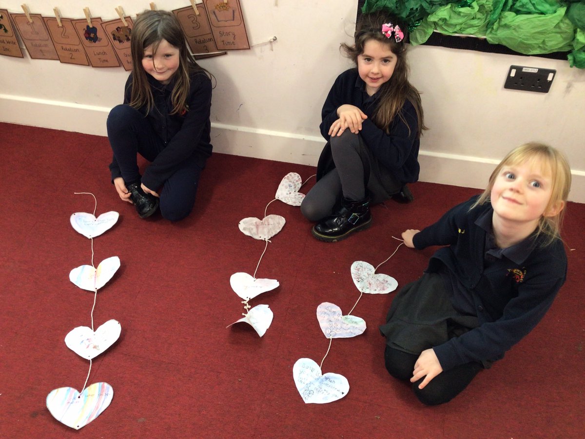 ysgolyddraig's tweet photo. #YYDrheidol Valentine’s crafts sharing our own definitions of what love is. “Love is when my sister plays with me” 💕 #YYDwellness #YYDcreative https://t.co/39fX1T8RzM