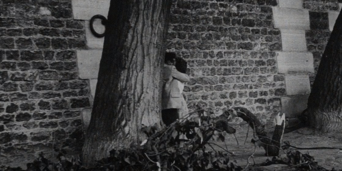 saintlacrime's tweet photo. "yirmi yaşında ve aşıksan"

antoine and colette (1962) https://t.co/iz8UoHI8Gd