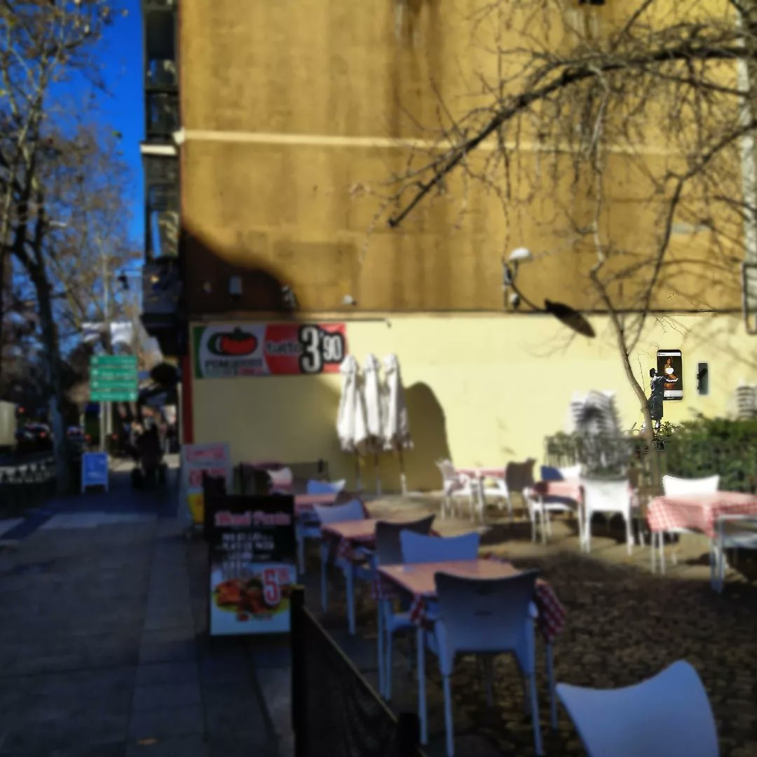 doctrinameinhof's tweet photo. Pigmalión siglo XXI. #StreetArt #madriz #lasnetamorfosis #ovidio #KylieJenner #amorliquido #Sanvalentin2022 https://t.co/23Oll3G1Ng