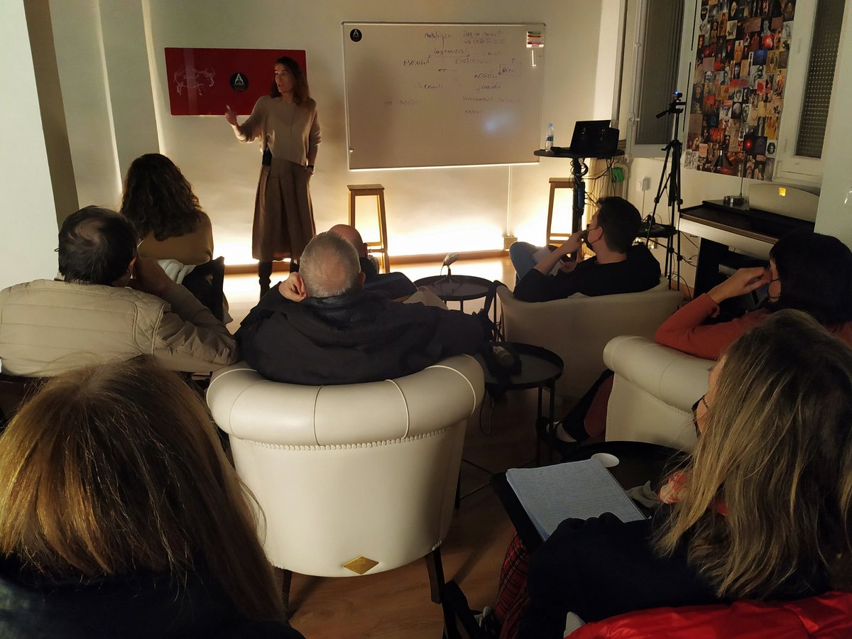 "La vida es un medio para llegar a la muerte" 💥 #Hoy en #Filosofia el existencialismo 🧠
#arte #Ciencia #aprendediferente