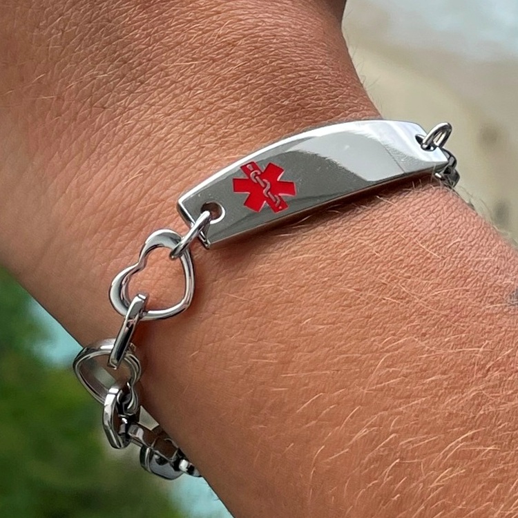 ElegantMedAlert's tweet photo. This family-owned company is awesome! My best friend had just gotten a med ID from them. I would recommend this company to everyone! Even the packaging looked like a gift from a high-end jewelry store... Amy S. from Massachusetts
https://t.co/2BKEiZkDGw https://t.co/F5jwuUB96D