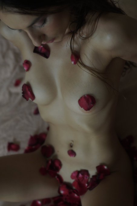 Happy Valentines Day to my dedicated fans💕 I love you and I love us 💕😝  Full set on my OnlyFans with<a href="/tag/photoshoot"class="tags"><span>#photoshoot</span></a><a href="/tag/nudemodel"class="tags"><span>#nudemodel</span></a><a href="/tag/beauty"class="tags"><span>#beauty</span></a><a href="/tag/sexy"class="tags"><span>#sexy</span></a><a href="/tag/fineart"class="tags"><span>#fineart</span></a>
