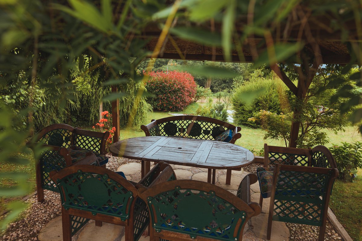 En el turismo rural de Galicia valoramos esos momentos en los que se para el tiempo y compartimos experiencias de vida.
¿Te parece ahora casualidad que en la mayoría de alojamientos de turismo rural 🏡 podamos encontrar rincones únicos como este?

👉 galiciaturismorural.es