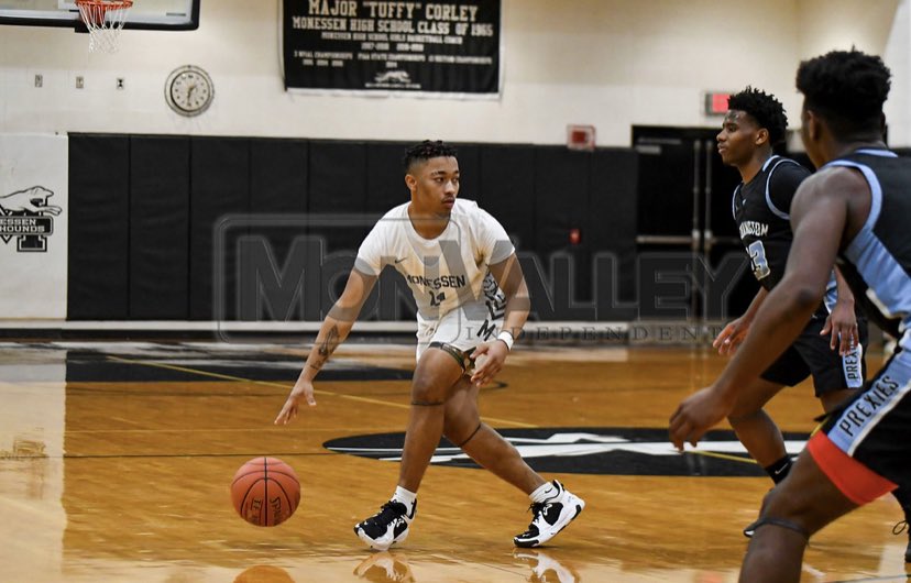 RobinsonKiantae's tweet photo. Last game tonight with my guys!🖤 Home @7 Vs Serra Catholic
4 great years I have zero complaints. Thank You! @kodykuhns3 @monessensports https://t.co/LdiJomtxwC
