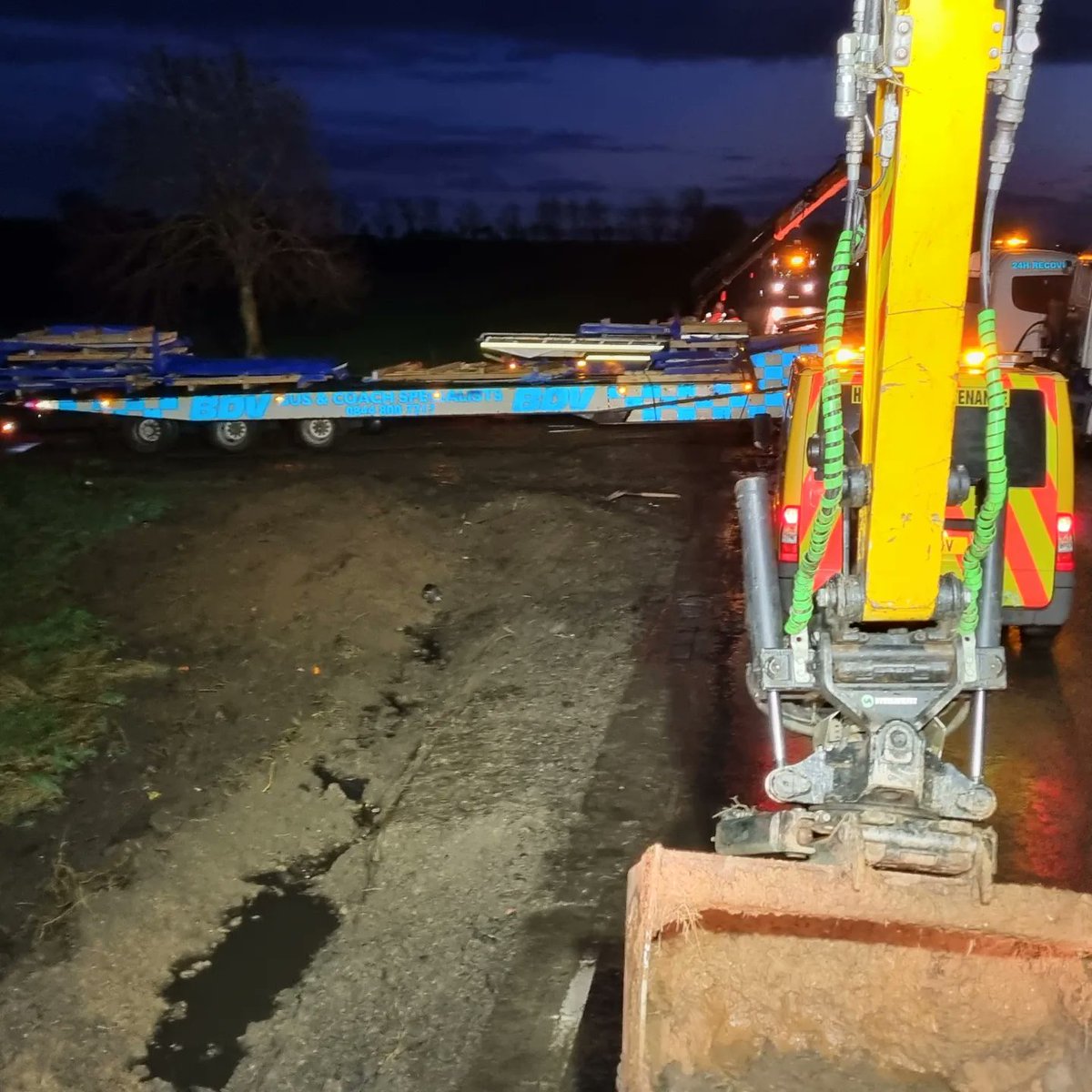Adrianplanthire's tweet photo. 30 mile roadtrip tonight to reinstate verge after a lorry went off the road 
Have hydradig will travel https://t.co/cI60BpV8Qj