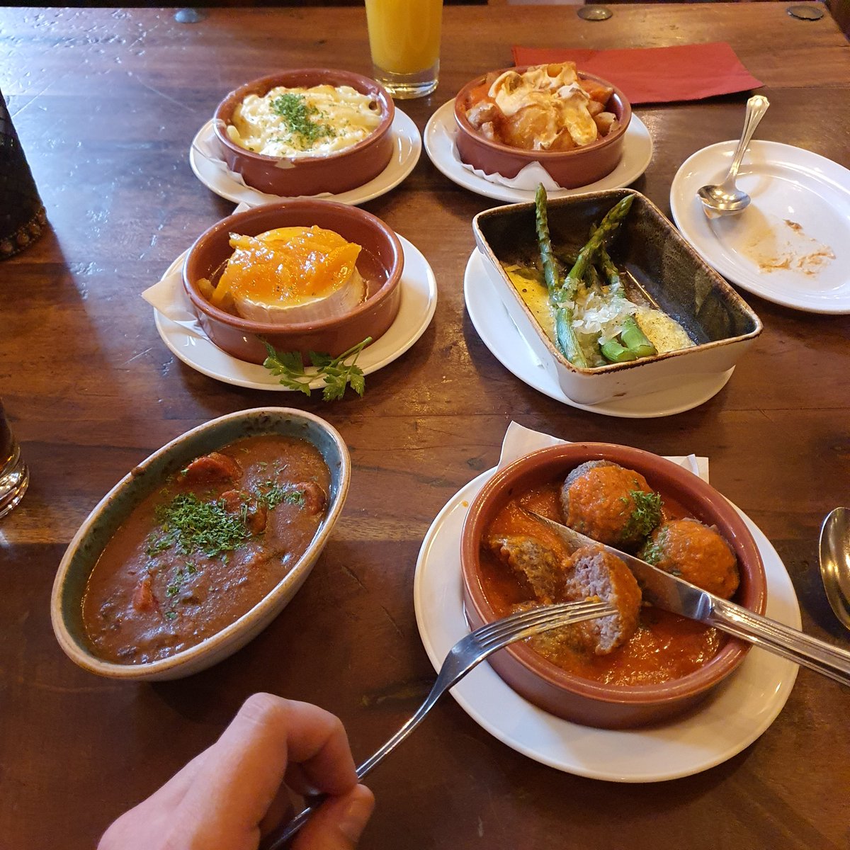 rcadeglasgow's tweet photo. Happy Valentines from Mish and Androo! We've been going to @CafeAndaluzWE for well over a decade #tapasforlife https://t.co/5Nc0498B3S