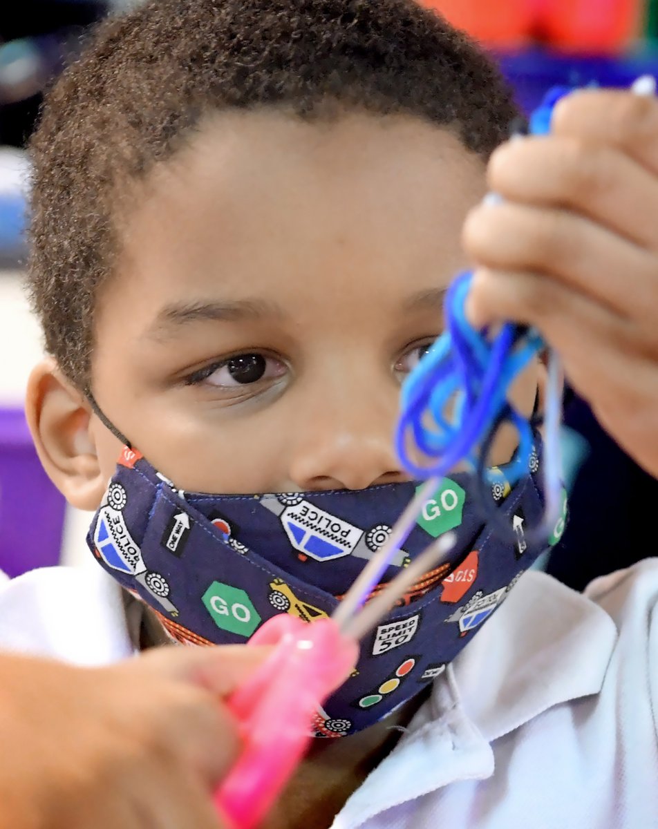 Are you planning to commit a random act of kindness this week? York Academy Charter students get a jump on things! bit.ly/3gLftlp @YorkDispatch <a href="/york_academy/">York Academy Regional Charter School</a>