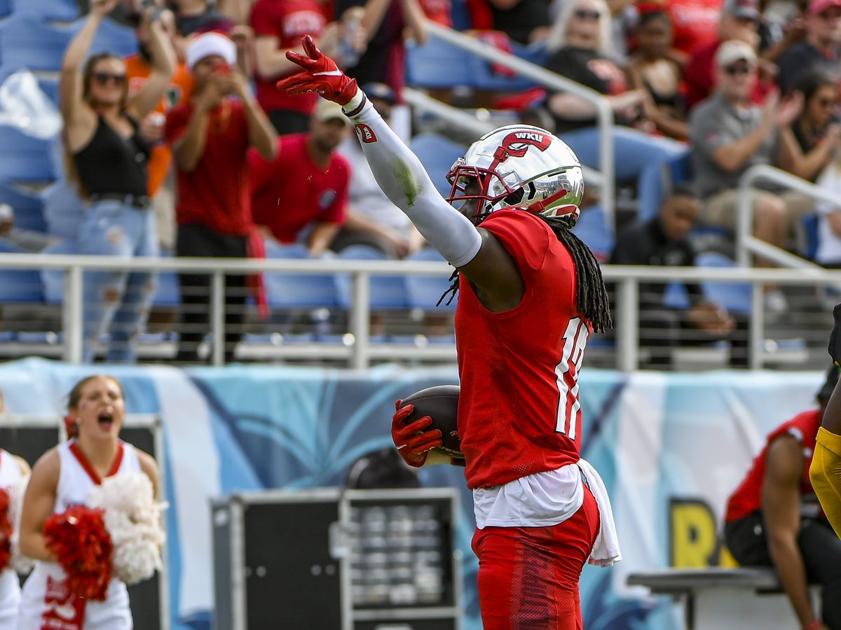 𝗦𝘁𝗮𝘁 𝗢𝗳 𝗧𝗵𝗲 𝗗𝗮𝘆

Dalvin Smith and Joey Beljan combined for 11 touchdowns on 25 receptions in 2021.

44% of the time they touched the football it went for 6️⃣

<a href="/joeybeljan/">Joey</a> // <a href="/DalvinSmith270/">D A L V 🤟🏾🏈</a>